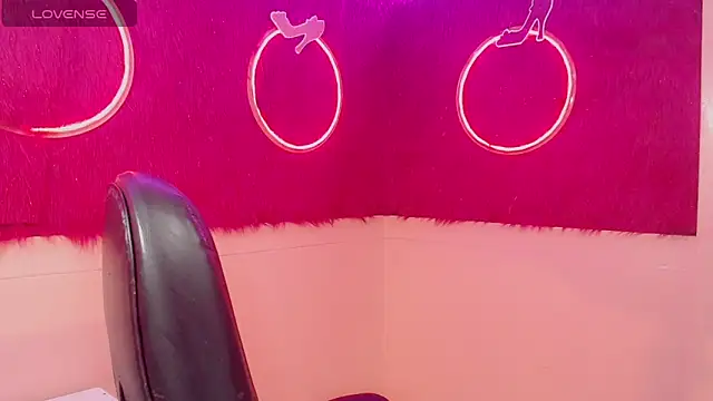 Snapshot of isabella_vogue chatting on February 10, 2026, 11:36 am isabella vogue online show from February 10, 2026, 11:36 am