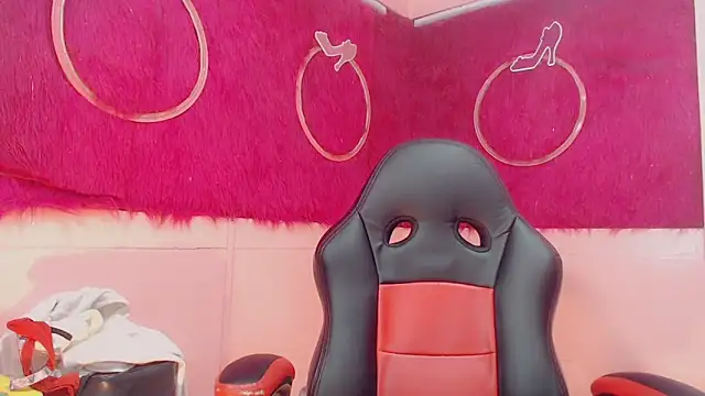 Snapshot of isabella_vogue chatting on February 15, 2026, 11:41 am isabella vogue online show from February 15, 2026, 11:41 am