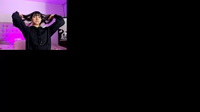 Snapshot of LiaJohnnson_ chatting on June 28, 2026, 4:29 am LiaJohnnson online show from June 28, 2026, 4:29 am