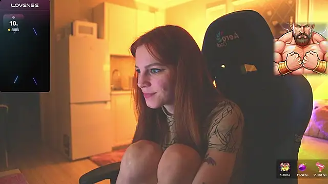 Snapshot of foxy_red_ chatting on February 3, 2026, 2:53 am foxy red online show from February 3, 2026, 2:53 am