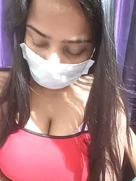 Snapshot of MidnightVibes_ chatting on February 6, 2026, 5:38 pm MidnightVibes online show from February 6, 2026, 5:38 pm