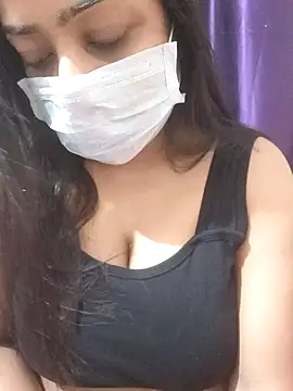 Snapshot of MidnightVibes_ chatting on February 12, 2026, 7:31 pm MidnightVibes online show from February 12, 2026, 7:31 pm