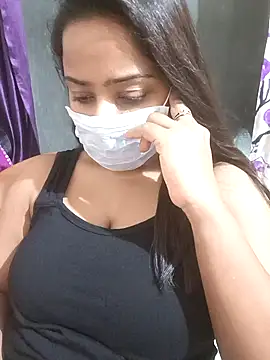 Snapshot of MidnightVibes_ chatting on February 17, 2026, 5:52 pm MidnightVibes online show from February 17, 2026, 5:52 pm