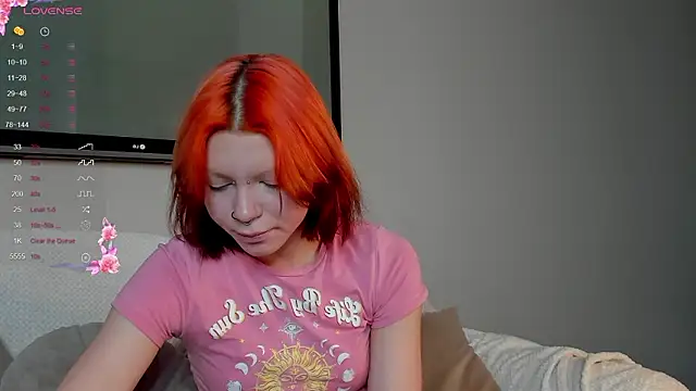 Snapshot of Leah_Castro chatting on February 4, 2026, 3:23 am Leah Castro online show from February 4, 2026, 3:23 am