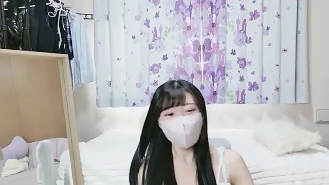 Snapshot of MOE_o0 chatting on February 21, 2026, 3:18 am MOE o0 online show from February 21, 2026, 3:18 am