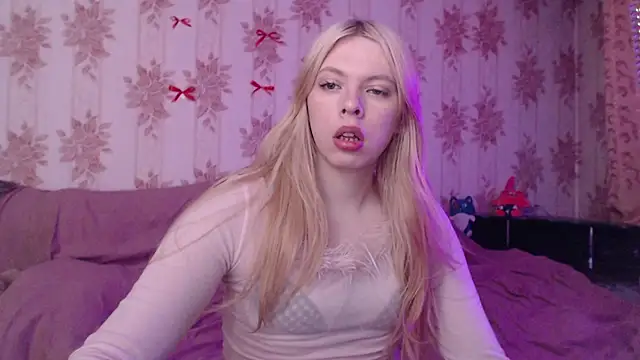 Snapshot of Cutie_Bambi chatting on February 21, 2026, 11:00 am Cutie Bambi online show from February 21, 2026, 11:00 am