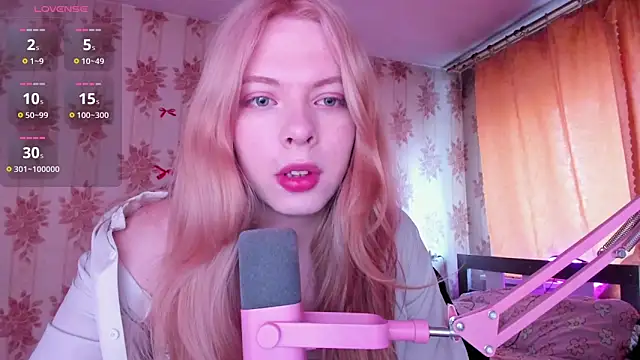 Snapshot of Cutie_Bambi chatting on June 18, 2026, 12:09 pm Cutie Bambi online show from June 18, 2026, 12:09 pm