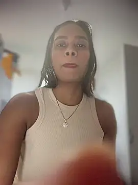 LunaHeat online show from February 5, 2026, 5:50 pm