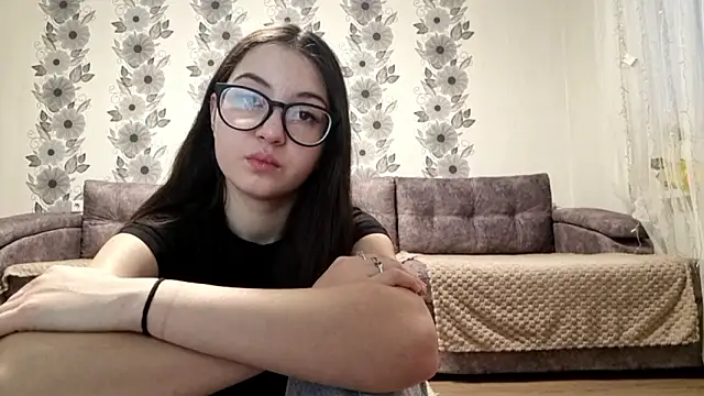 Snapshot of ZyntraLoom chatting on February 8, 2026, 1:25 pm ZyntraLoom online show from February 8, 2026, 1:25 pm