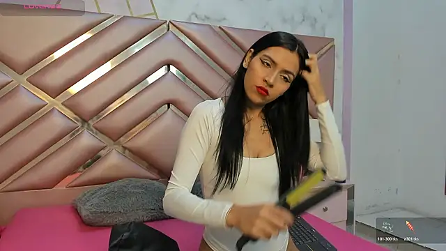 LauraRoot online show from February 11, 2026, 11:37 am