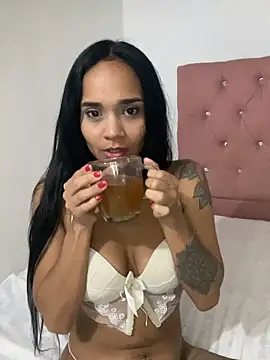 Snapshot of Maria_x_Alejandra chatting on February 13, 2026, 3:57 am Maria x Alejandra online show from February 13, 2026, 3:57 am