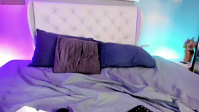 blush bloom online show from April 15, 2026, 7:43 pm