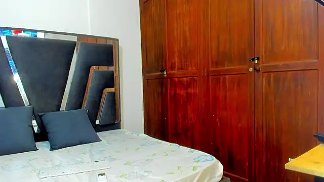 Sophiia88 online show from March 26, 2026, 1:06 pm