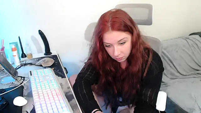 Snapshot of AustrianGirl99AtWork chatting on February 20, 2026, 12:40 am AustrianGirl99AtWork online show from February 20, 2026, 12:40 am