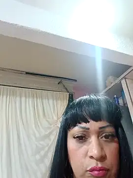 Snapshot of SabrinaColin chatting on April 29, 2026, 3:32 am SabrinaColin online show from April 29, 2026, 3:32 am