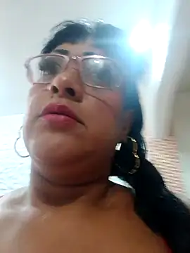 Snapshot of SabrinaColin chatting on May 17, 2026, 2:20 am SabrinaColin online show from May 17, 2026, 2:20 am