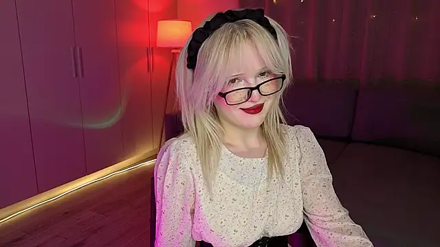 Snapshot of Mary_Piersen chatting on March 2, 2026, 5:19 am Mary Piersen online show from March 2, 2026, 5:19 am