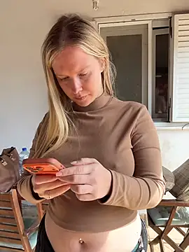 Ellie-rosee online show from March 20, 2026, 7:35 am