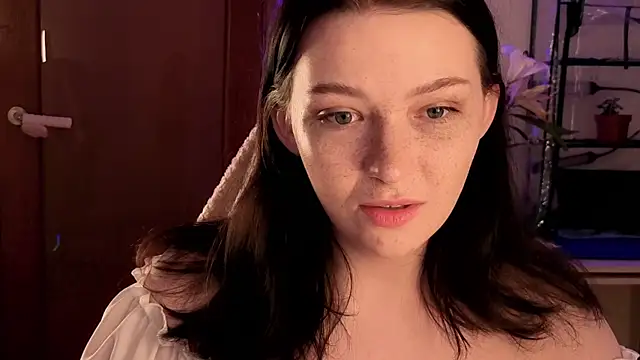 Snapshot of Doll_lira chatting on February 7, 2026, 11:19 pm Doll lira online show from February 7, 2026, 11:19 pm