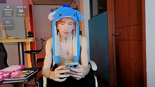 Snapshot of golden_twink_ chatting on February 5, 2026, 5:56 am golden twink online show from February 5, 2026, 5:56 am