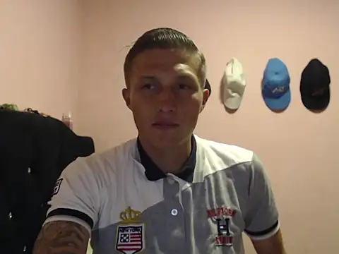 Snapshot of Cronos_Hot_8 chatting on February 15, 2026, 6:59 pm Cronos Hot 8 online show from February 15, 2026, 6:59 pm