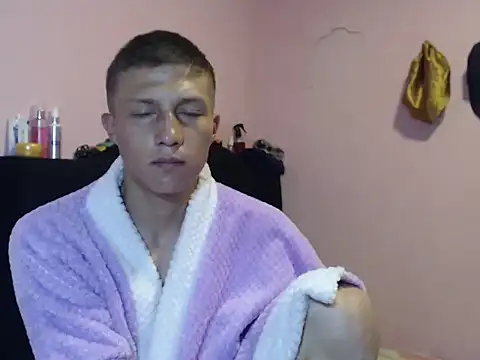 Snapshot of Cronos_Hot_8 chatting on February 28, 2026, 3:40 am Cronos Hot 8 online show from February 28, 2026, 3:40 am