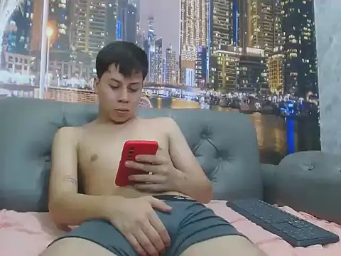 santiago xxxcol online show from April 11, 2026, 11:31 pm