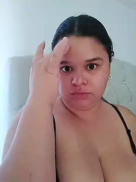 Snapshot of SamanthaStonee chatting on February 5, 2026, 8:35 pm SamanthaStonee online show from February 5, 2026, 8:35 pm