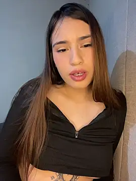 Snapshot of romyamo chatting on February 19, 2026, 4:19 am romyamo online show from February 19, 2026, 4:19 am