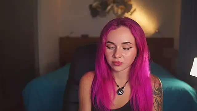 Sarah Pink online show from April 15, 2026, 2:46 pm