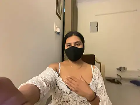 Anna girl22 online show from April 7, 2026, 4:51 pm