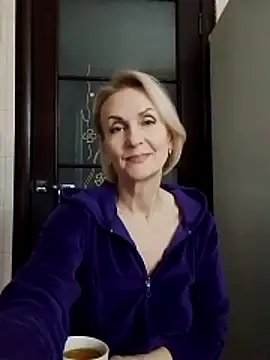 MichelleSolis online show from April 17, 2026, 4:10 pm