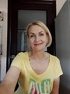 Snapshot of MichelleSolis chatting on June 11, 2026, 9:29 am MichelleSolis online show from June 11, 2026, 9:29 am