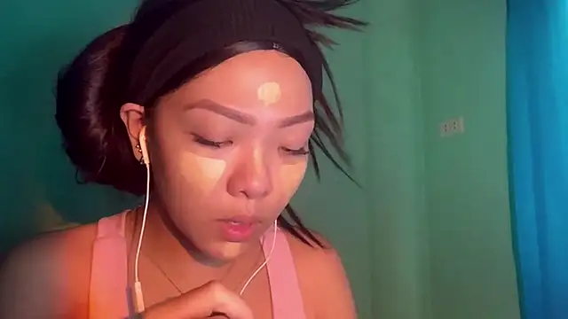 Snapshot of TerisaYellow chatting on February 12, 2026, 6:19 am TerisaYellow online show from February 12, 2026, 6:19 am