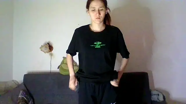 NickiKisinger online show from April 2, 2026, 5:05 am