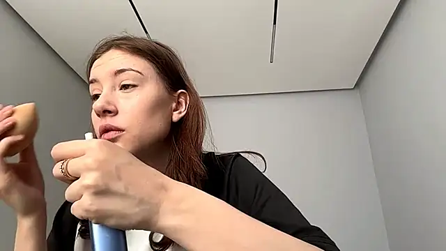 Snapshot of SofiaBlumer chatting on February 8, 2026, 5:11 am SofiaBlumer online show from February 8, 2026, 5:11 am