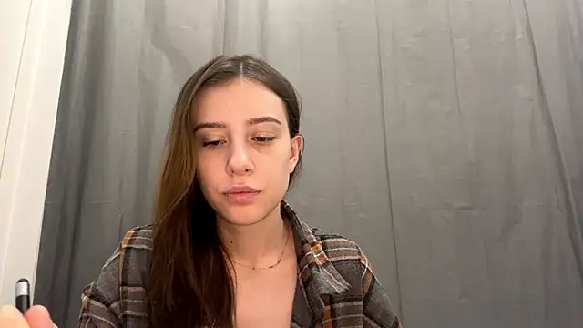 Snapshot of SofiaBlumer chatting on February 17, 2026, 2:35 pm SofiaBlumer online show from February 17, 2026, 2:35 pm