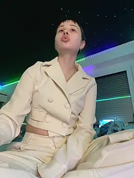 Just-Lilly online show from March 15, 2026, 9:21 pm