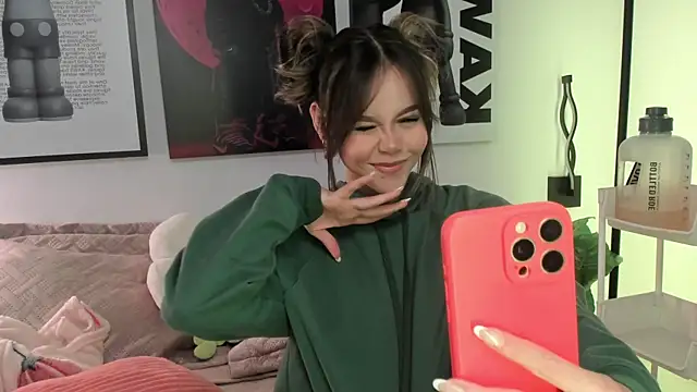 Hey lucy   online show from April 17, 2026, 11:35 am