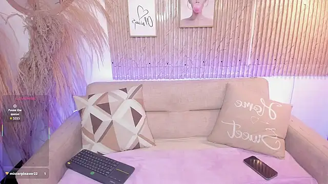 Snapshot of Sally_Dvine chatting on March 5, 2026, 7:54 pm Sally Dvine online show from March 5, 2026, 7:54 pm