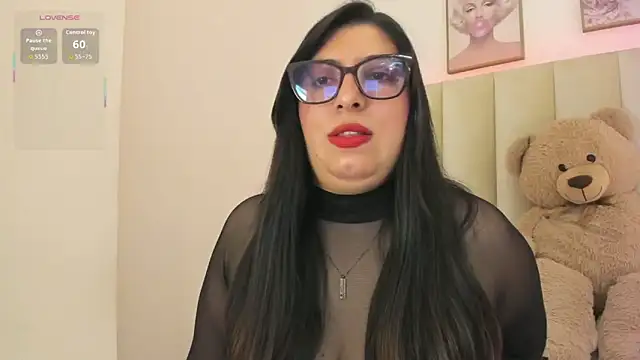 Snapshot of Sally_Dvine chatting on April 30, 2026, 8:57 pm Sally Dvine online show from April 30, 2026, 8:57 pm