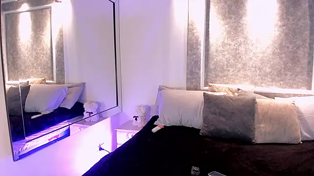 Snapshot of celestesun23 chatting on February 5, 2026, 12:37 am celestesun23 online show from February 5, 2026, 12:37 am