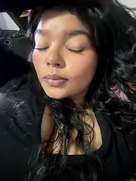 moonhelen online show from April 1, 2026, 10:07 pm