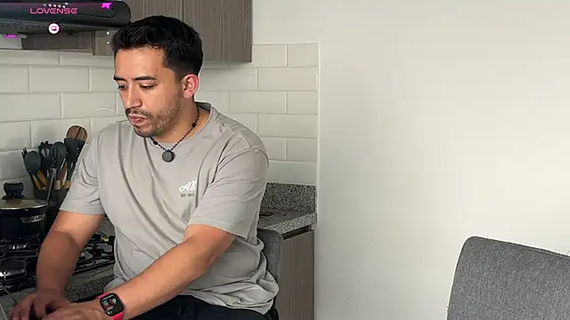 Snapshot of Sofii_n_Diego chatting on March 5, 2026, 7:54 pm Sofii n Diego online show from March 5, 2026, 7:54 pm