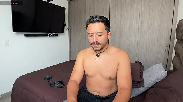 Snapshot of Sofii_n_Diego chatting on March 31, 2026, 3:12 pm Sofii n Diego online show from March 31, 2026, 3:12 pm