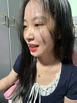 Linne6789 online show from May 28, 2026, 2:03 pm