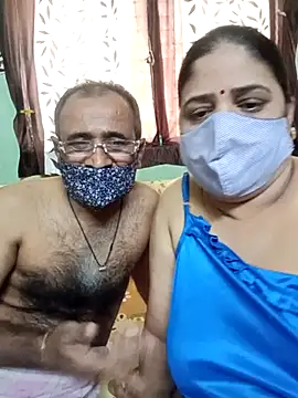 Snapshot of HoneyHush chatting on February 9, 2026, 10:52 am HoneyHush online show from February 9, 2026, 10:52 am