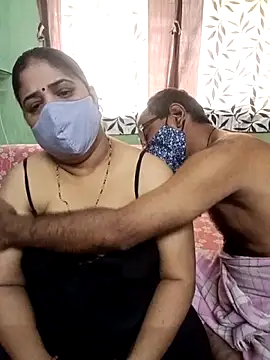 Snapshot of HoneyHush chatting on February 25, 2026, 6:12 am HoneyHush online show from February 25, 2026, 6:12 am