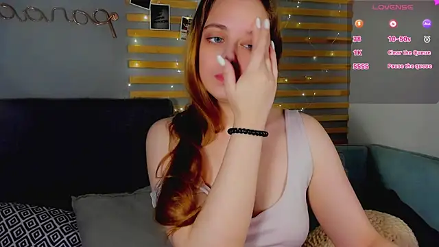 Snapshot of Alice_Wanderr chatting on March 6, 2026, 2:19 am Alice Wanderr online show from March 6, 2026, 2:19 am
