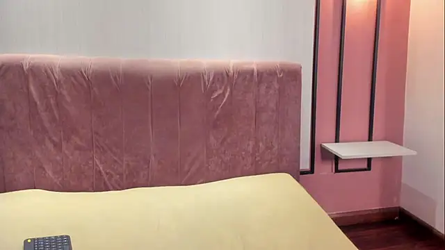 HannaWen  online show from February 4, 2026, 12:00 pm